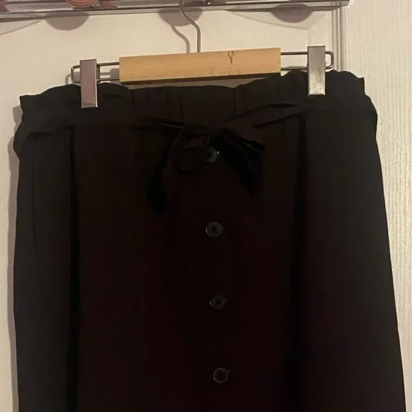 Skirt - Picture 2 of 3